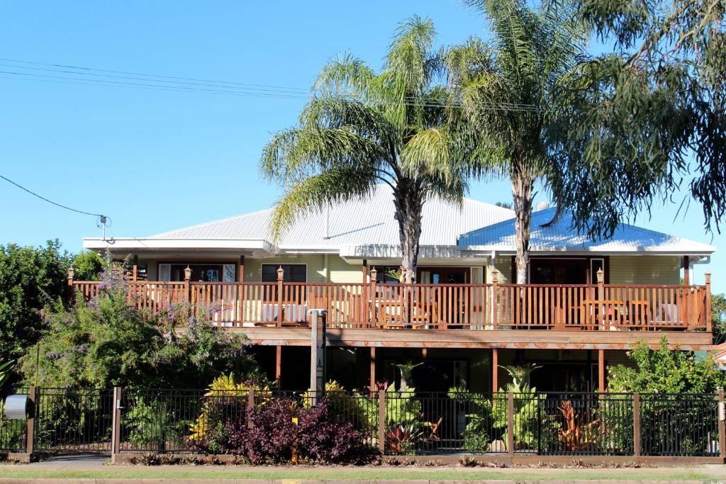Five 3 Five Urangan Exterior foto