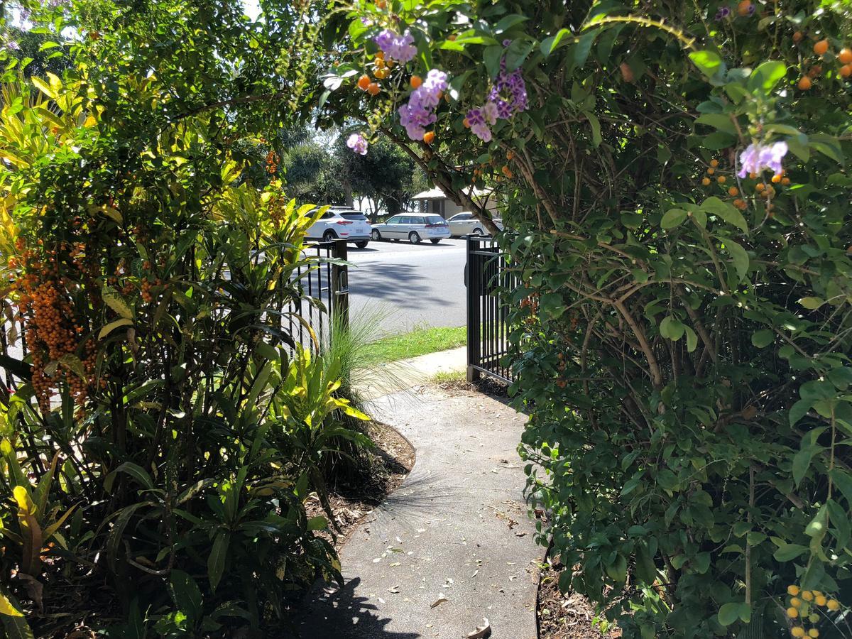 Five 3 Five Urangan Exterior foto